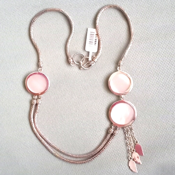 BALI LEGACY WHITE MOTHER OF PEARL CARVED FLOWER NECKLACE - Picture 7 of 9